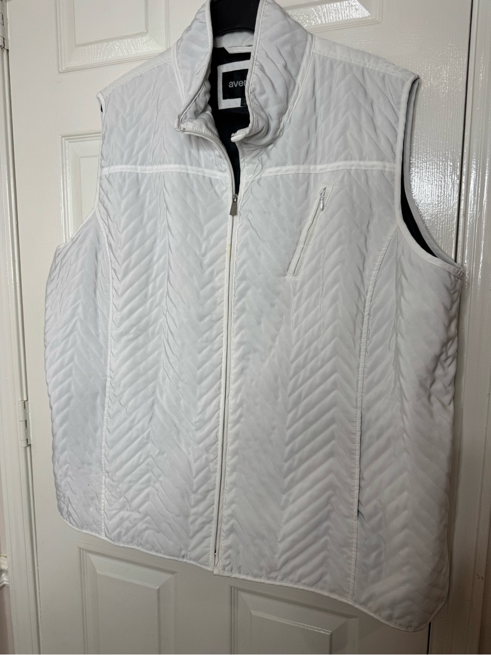 Avenue White Quilted Zip-Front Puffer Vest